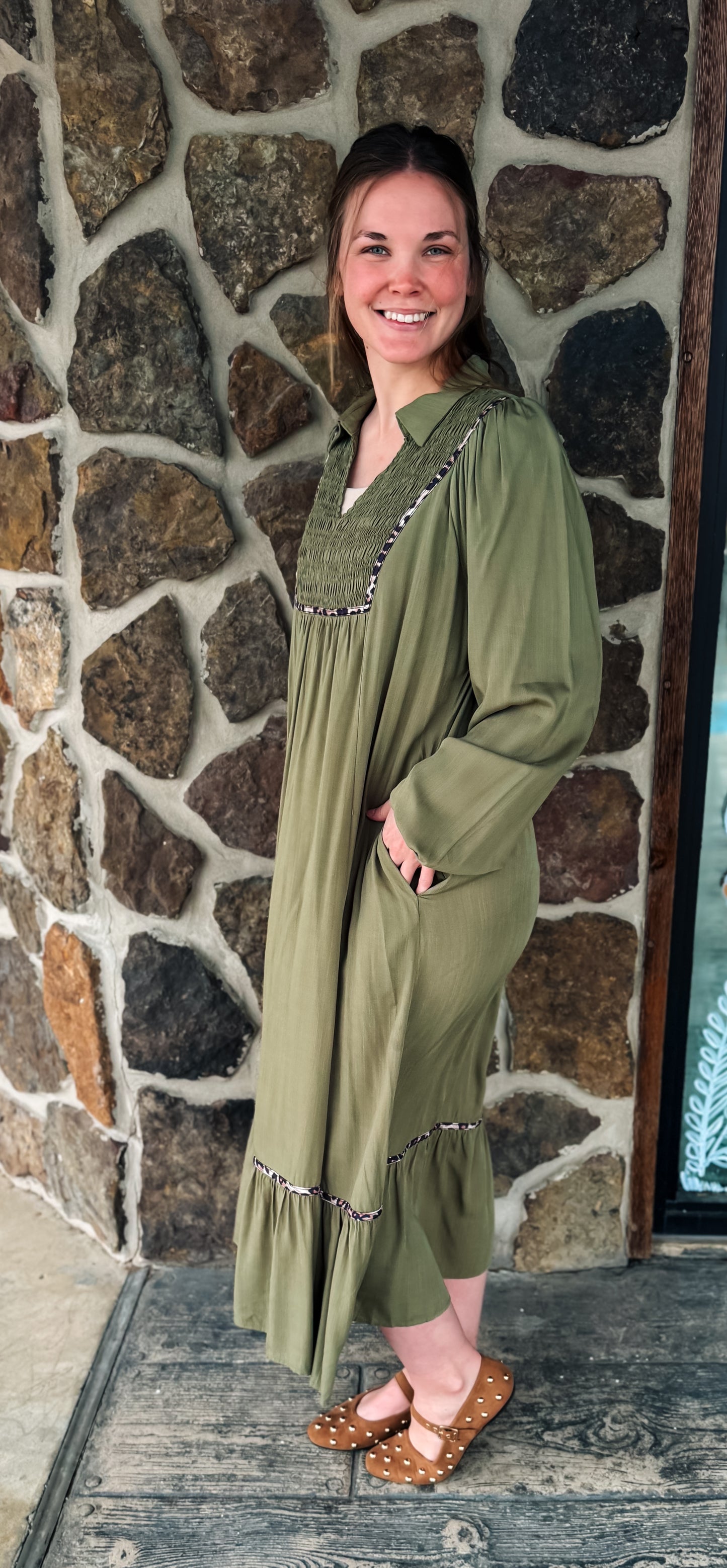 Smocked Leopard Detail Midi Dress