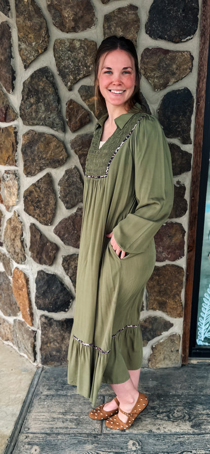 Smocked Leopard Detail Midi Dress